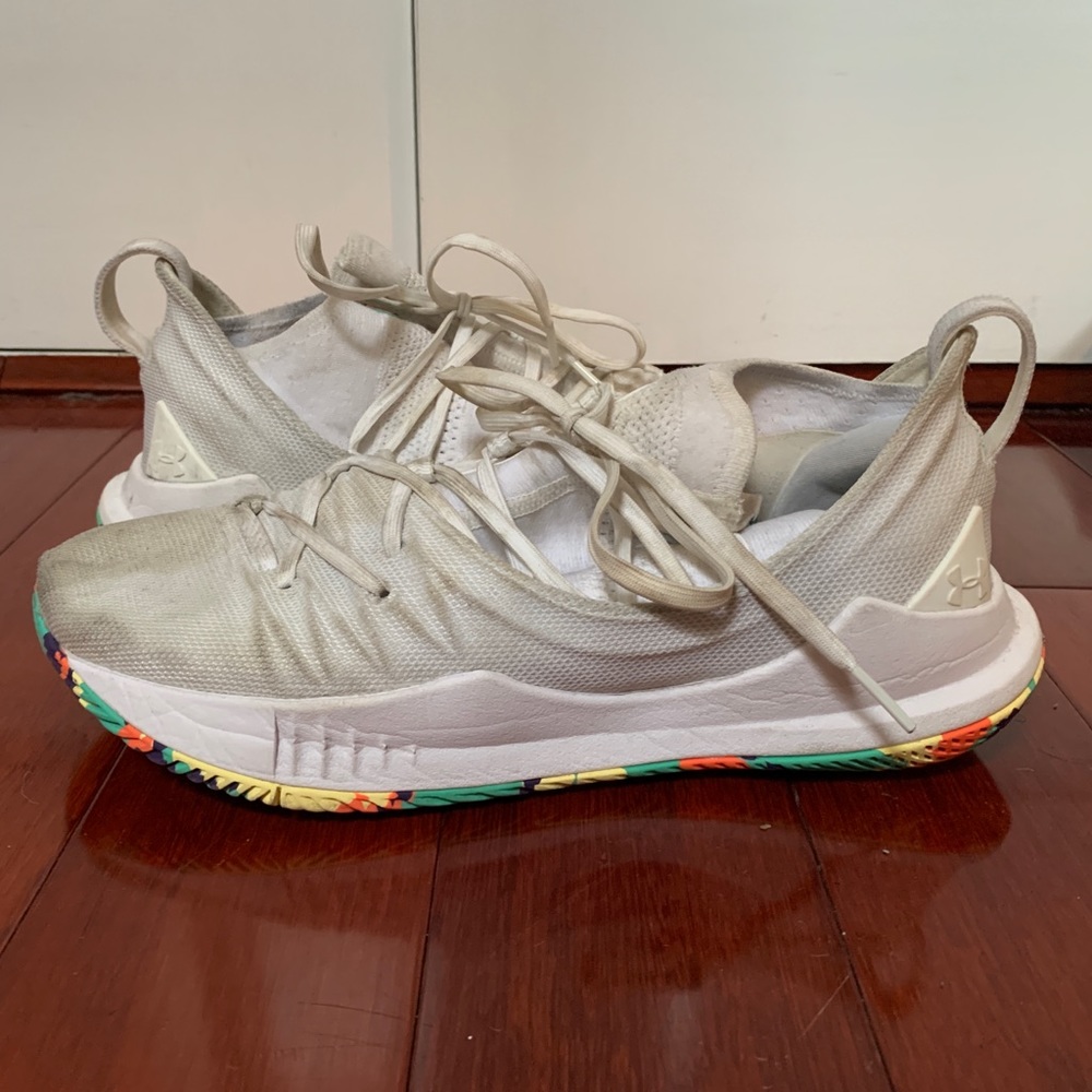 Curry 5 size 9
